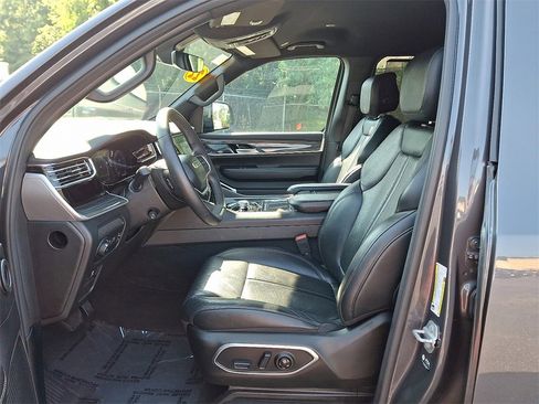 Used 2022 Jeep Wagoneer Series III w/ Convenience Group I image 14