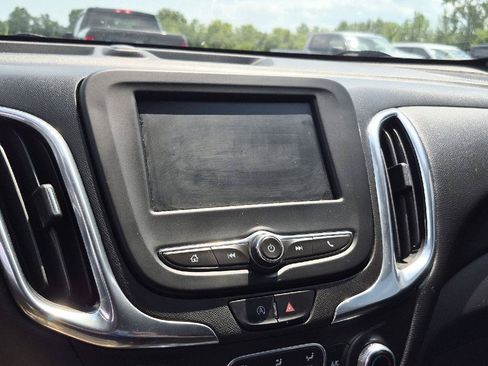 Used 2023 Chevrolet Equinox LT FWD image 9