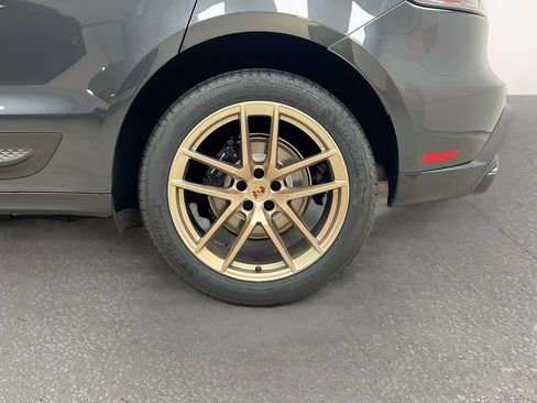 Certified 2023 Porsche Macan S AWD/4WD image 33