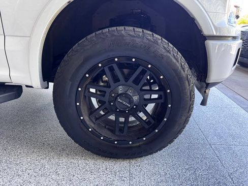 Used 2018 Ford F150 XLT w/ Equipment Group 302A Luxury AWD/4WD image 12