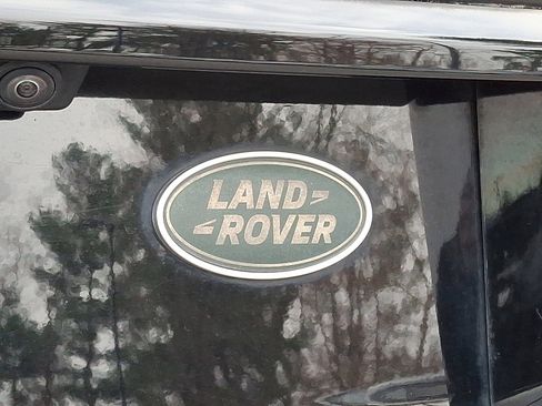 Used 2019 Land Rover Discovery Sport HSE image 31