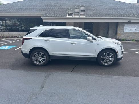 Used 2025 Cadillac XT5 Premium Luxury w/ Technology Package AWD/4WD image 4