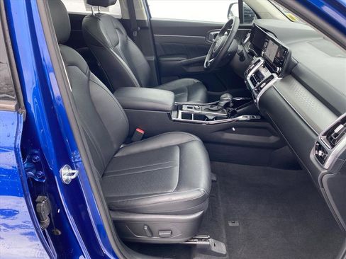 Certified 2023 Kia Sorento SX image 24