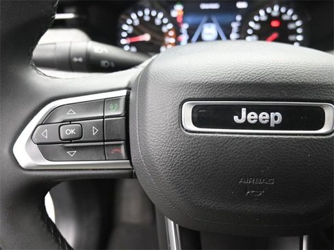 Used 2024 Jeep Compass Latitude image 15