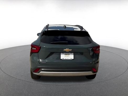 Used 2025 Chevrolet Trax LT image 11