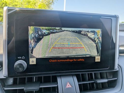 Used 2025 Toyota RAV4 XLE AWD/4WD image 8