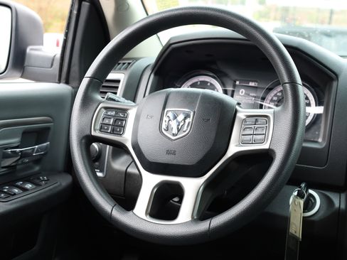 Used 2024 RAM 1500 Classic SLT image 5