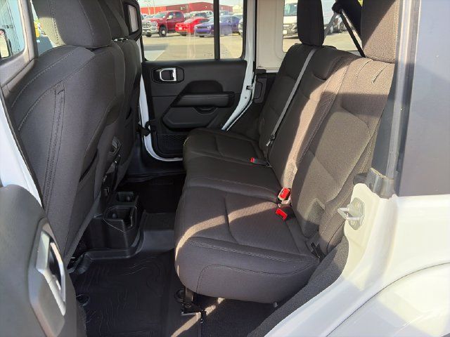 Used 2023 Jeep Wrangler Unlimited Sahara w/ LED Lighting Group AWD/4WD image 24