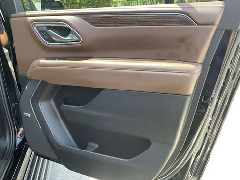 Used 2024 Chevrolet Suburban High Country image 11