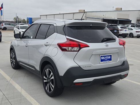 Used 2018 Nissan Kicks SR image 6