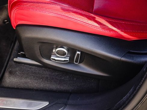 Used 2021 Jaguar F-PACE R-Dynamic S image 23