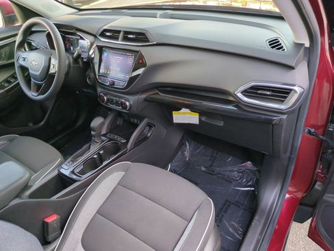 Used 2023 Chevrolet TrailBlazer LT w/ Convenience Package image 28