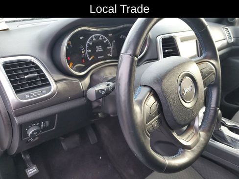 Used 2018 Jeep Grand Cherokee Laredo image 8