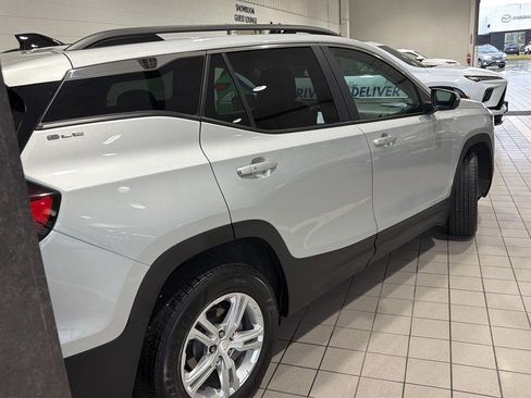 Used 2022 GMC Terrain SLE w/ Driver Convenience Package AWD/4WD image 24