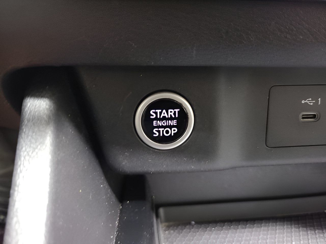 Used 2021 Nissan Rogue S AWD/4WD image 32