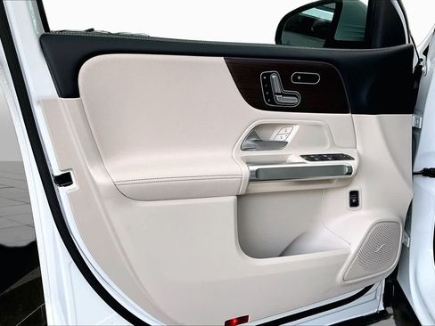 New 2026 Mercedes-Benz GLB 250 image 15