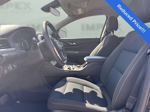 Used 2023 GMC Acadia SLE w/ Driver Convenience Package FWD image 19