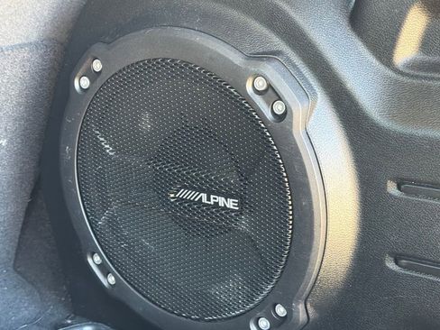 Used 2021 Jeep Wrangler Unlimited Sahara image 9