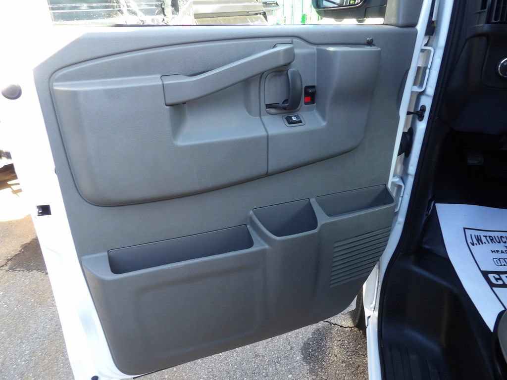 Used 2025 GMC Savana 2500 w/ Driver Convenience Package RWD image 14