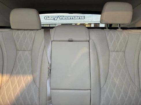 Used 2023 Buick Envision Avenir image 39