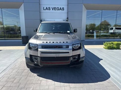 Used 2024 Land Rover Defender 130 X-Dynamic SE AWD/4WD image 2
