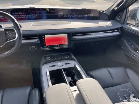 New 2025 Lincoln Navigator Reserve w/ Jet Appearance Package AWD/4WD image 15