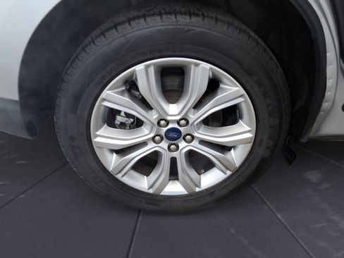 Used 2022 Ford Edge Titanium w/ Equipment Group 301A AWD/4WD image 36