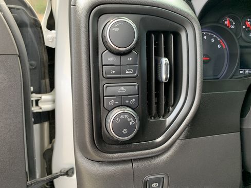 Used 2021 Chevrolet Silverado 1500 Custom image 25