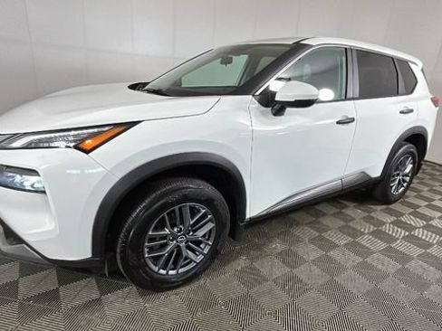 Used 2023 Nissan Rogue S AWD/4WD image 6