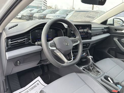 New 2026 Volkswagen Jetta SE FWD image 10
