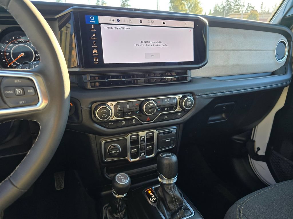 Used 2025 Jeep Wrangler Unlimited Sahara AWD/4WD image 23