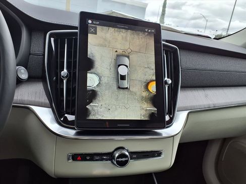 New 2026 Volvo XC90 B6 Ultra image 15