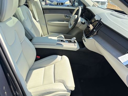 New 2026 Volvo XC90 T8 Ultra w/ Protection Package image 29