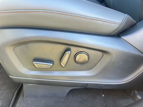 New 2026 Ford Explorer Active w/ Active Comfort Package image 24