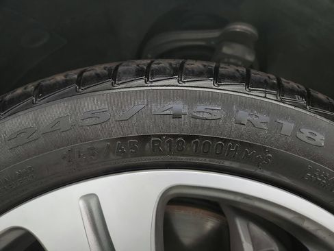 Used 2017 Mercedes-Benz E 300 4MATIC image 39
