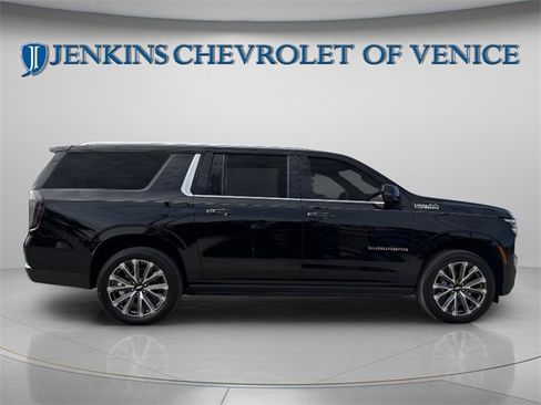 New 2026 Chevrolet Suburban High Country image 6