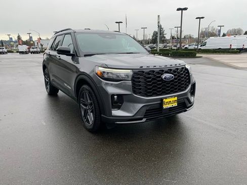 New 2026 Ford Explorer ST-Line w/ ST-Line Street Pack image 8