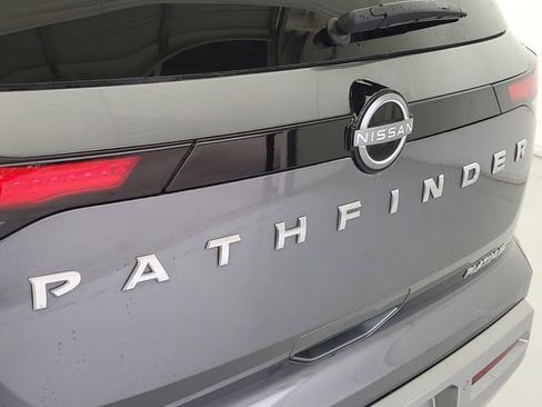 Used 2025 Nissan Pathfinder Platinum w/ Cargo Package FWD image 8