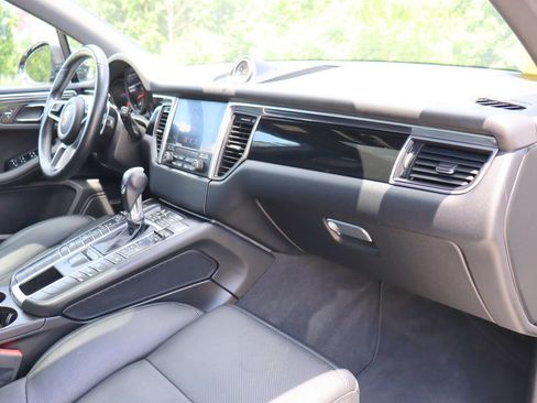 Used 2017 Porsche Macan AWD/4WD image 21
