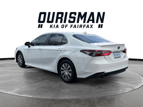 Used 2022 Toyota Camry LE FWD image 5