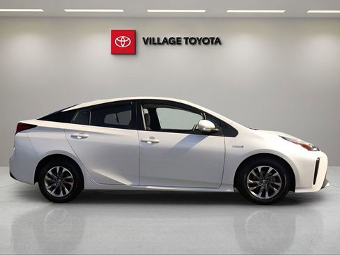 Certified 2021 Toyota Prius Limited w/ Premium Convenience Package FWD image 6