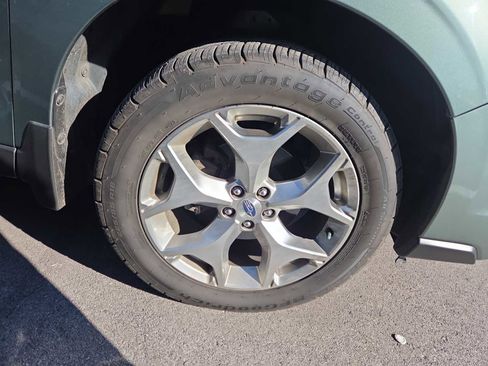 Used 2018 Subaru Forester 2.5i Touring image 2