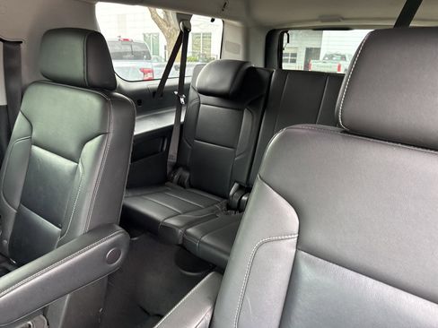 Used 2020 GMC Yukon XL SLT w/ Value Plus Edition image 6