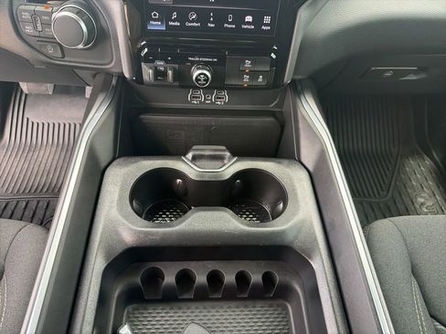 Used 2025 RAM 1500 Big Horn AWD/4WD image 31