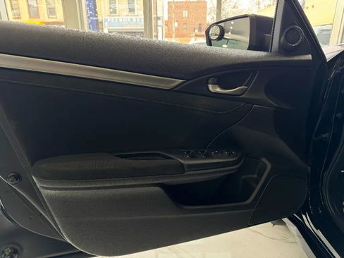 Used 2019 Honda Civic EX image 11