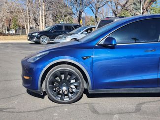 Used 2021 Tesla Model Y 2WD video 2