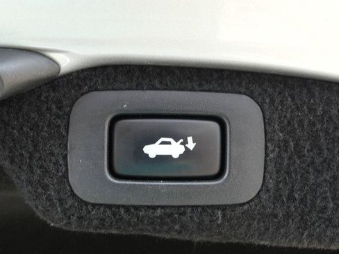 Used 2014 Lexus LS 460 w/ Comfort Package RWD image 38