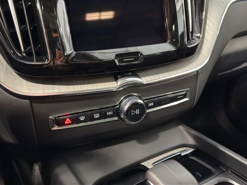Used 2025 Volvo XC60 B5 Plus w/ Climate Package image 21
