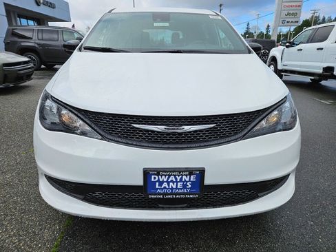 New 2026 Chrysler Voyager LX FWD image 8