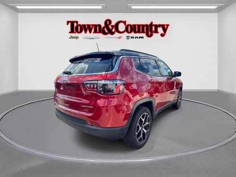 Certified 2025 Jeep Compass Limited AWD/4WD image 4